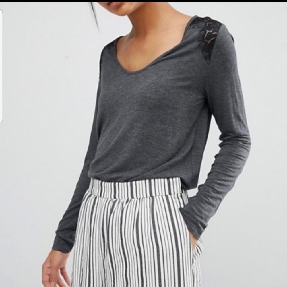 *2 for 20* Aritzia Lace Back Long Sleeve Top